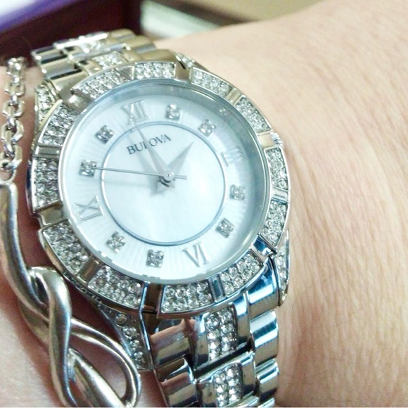 🌺🌸Ladies Bulova Stainless Steel Crystal Quartz Watch🌸🌺 - Picture 6 of 11